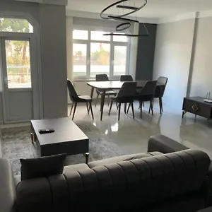 Luxury Z-apart Family Homes 2 Bedrooms Wifi Near Metro Zeytinburnu , Istanbul Türkei