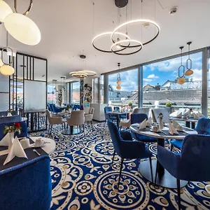 Western Premier Royal Blue Отель